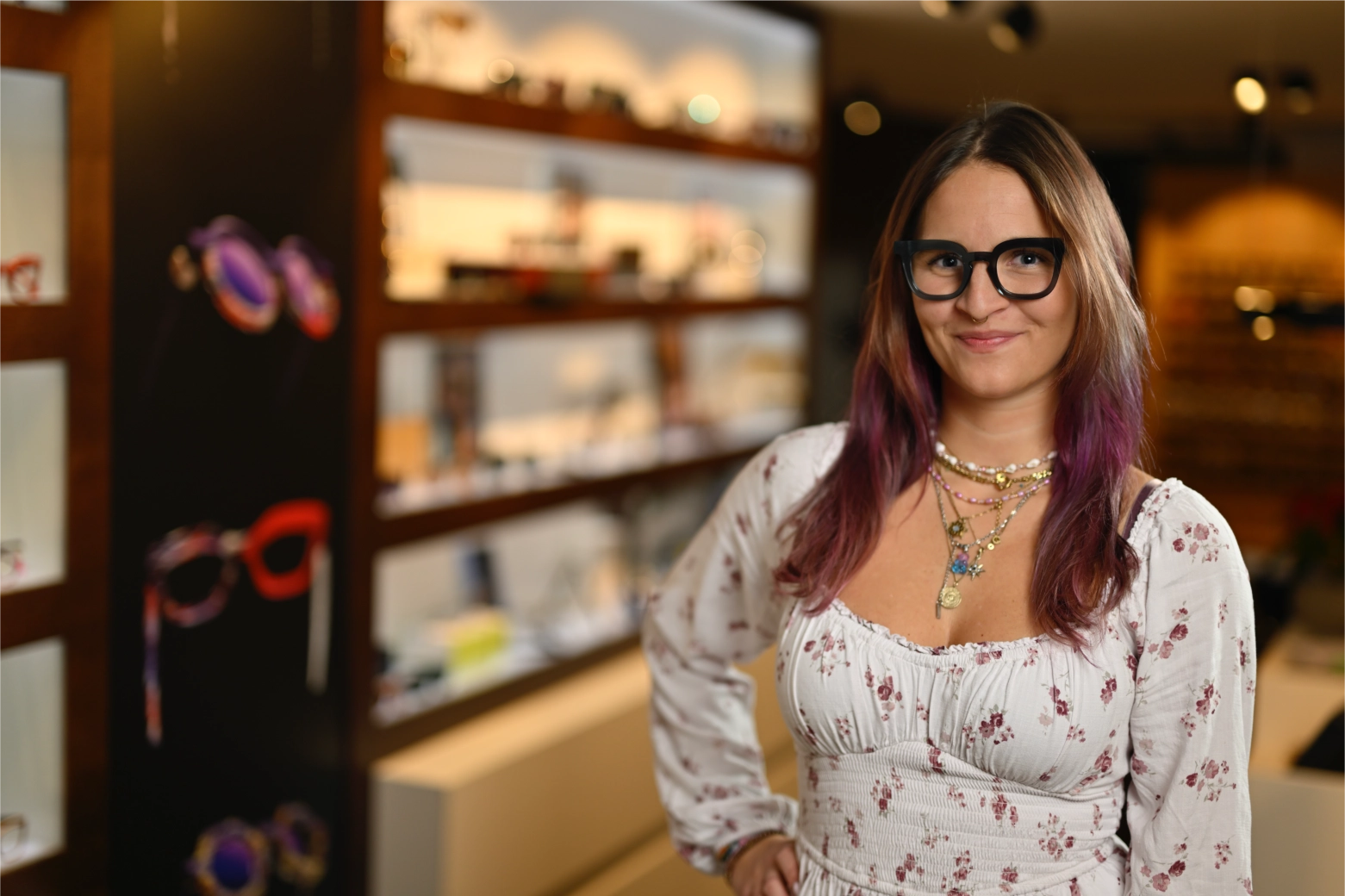 Porträt von Jennifer Maurer, Augenoptikerin im Team